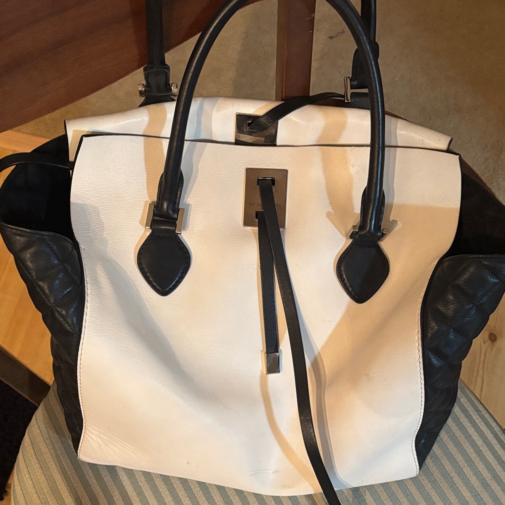 Micheal kors Miranda tote